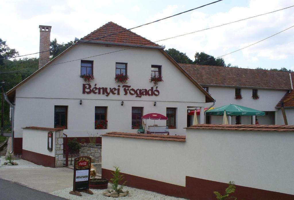 Benyei Fogado Panzio Es Etterem Bed & Breakfast Erdőbénye Exterior foto